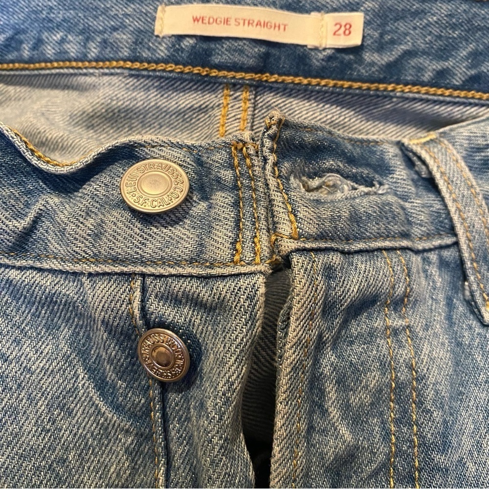 LEVI’S Premium Women Blue Buttoned Fly Wedgie Straight Jeans Size 28 - Picture 6 of 10